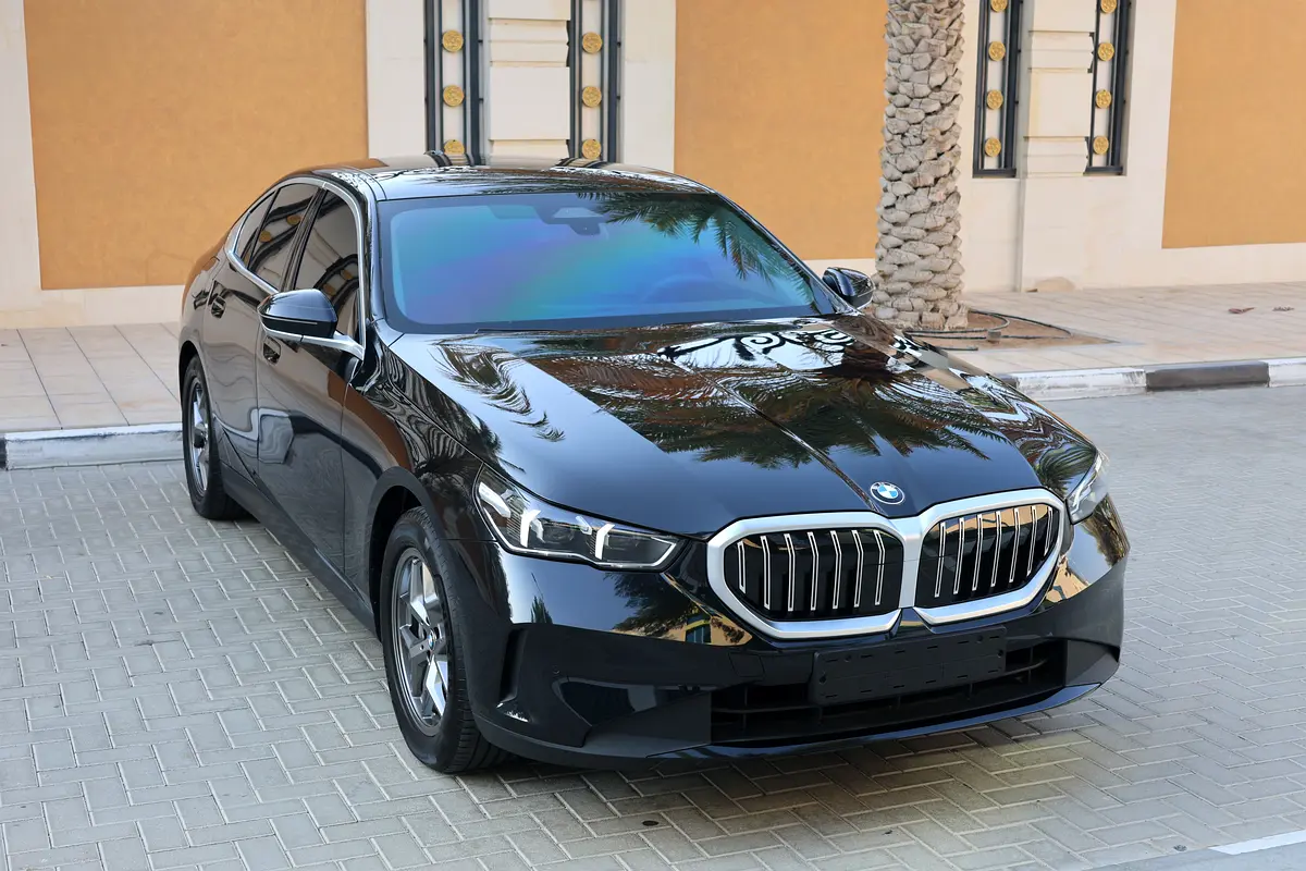 BMW 5-Series 530i 2025 - photo 6 - Import Émirats | International Cars