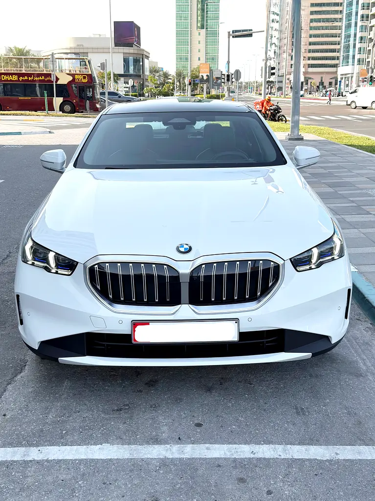 BMW 5-Series 530i 2026 - photo 3 - Import Émirats | International Cars