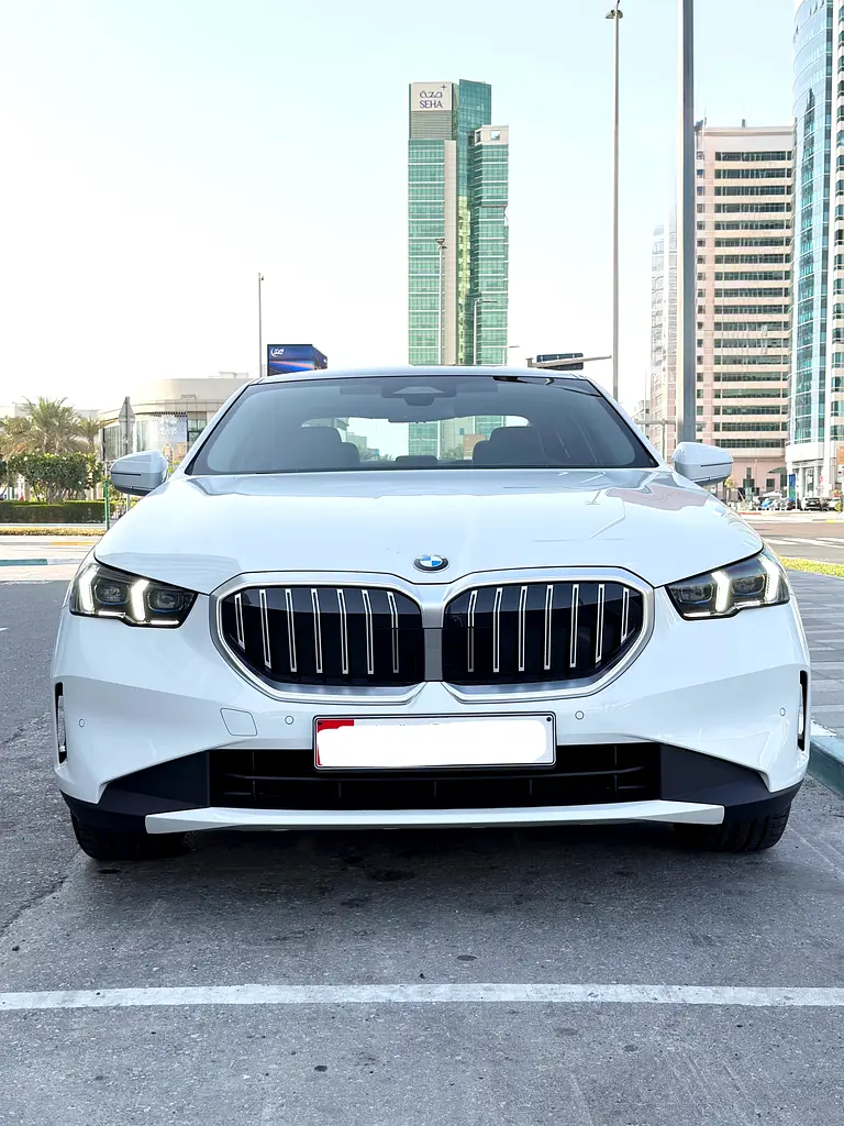 BMW 5-Series 530i 2026 - photo 4 - Import Émirats | International Cars