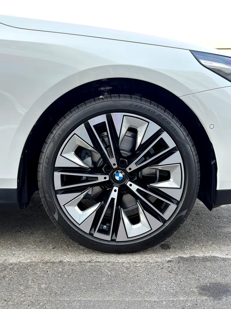 BMW 5-Series 530i 2026 - photo 6 - Import Émirats | International Cars