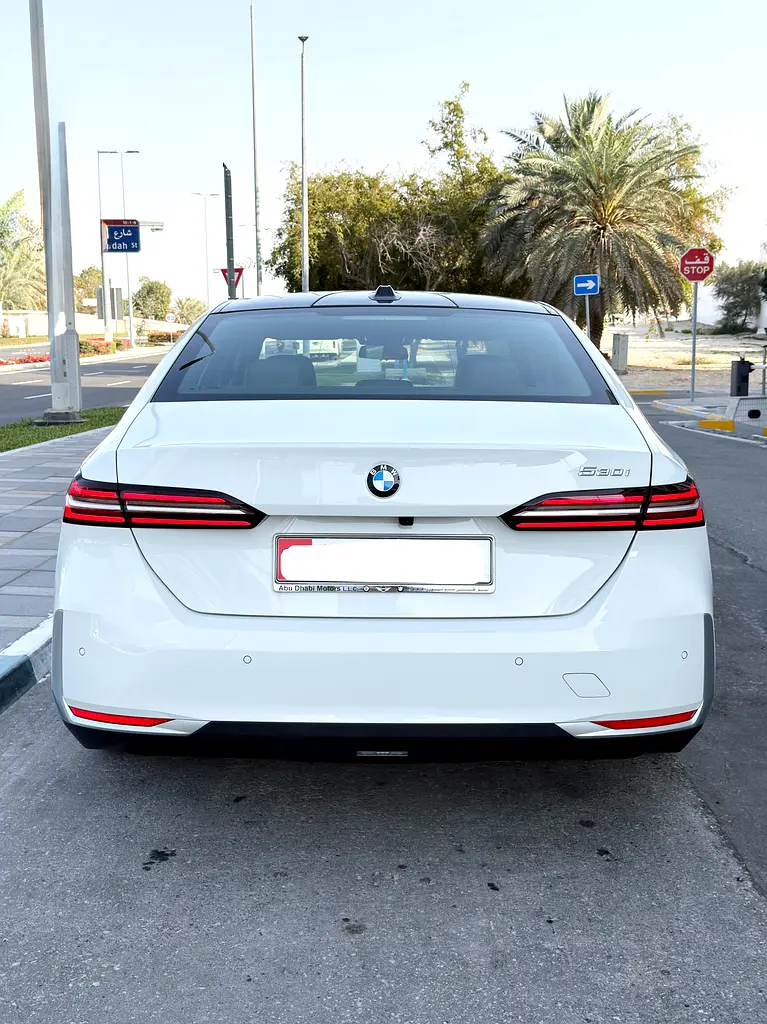 BMW 5-Series 530i 2026 - photo 9 - Import Émirats | International Cars