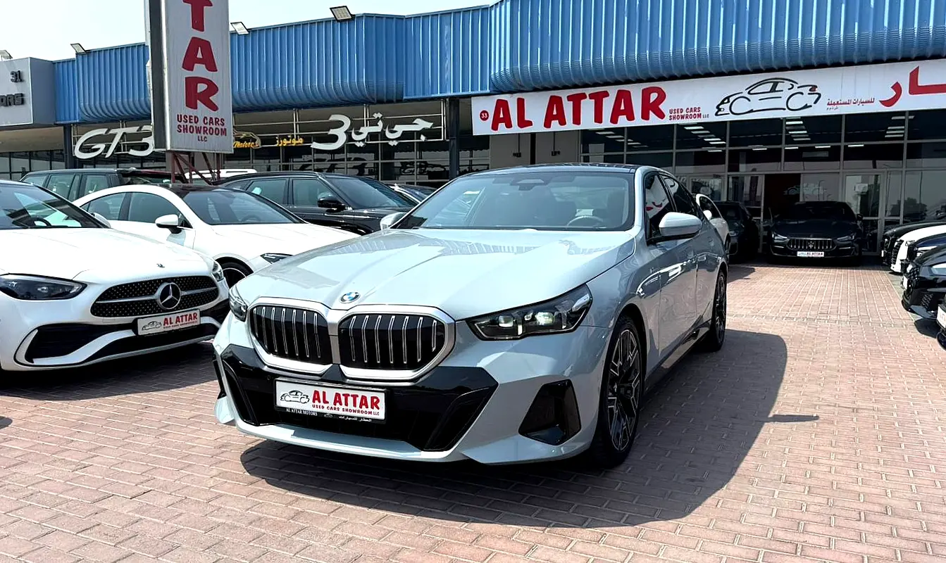 BMW 5-Series 520i M-Kit 2025 - photo 2 - Import Émirats | International Cars