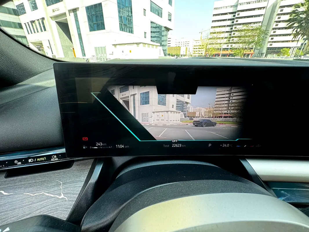 BMW 5-Series 520i 2024 - photo 12 - Import Émirats | International Cars