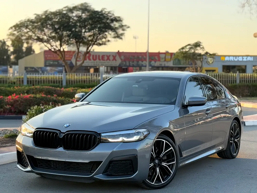BMW 5-Series 530i M-Kit 2023 - photo 2 - Import Émirats | International Cars