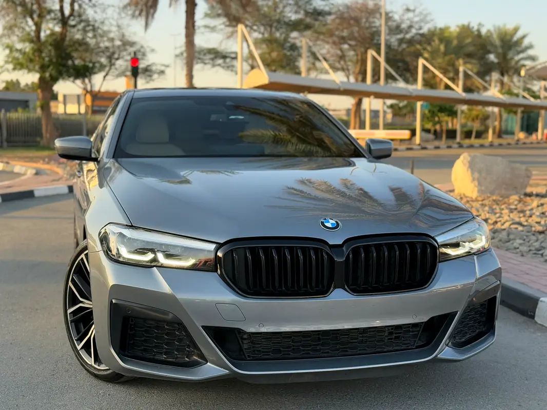 BMW 5-Series 530i M-Kit 2023 - photo 5 - Import Émirats | International Cars
