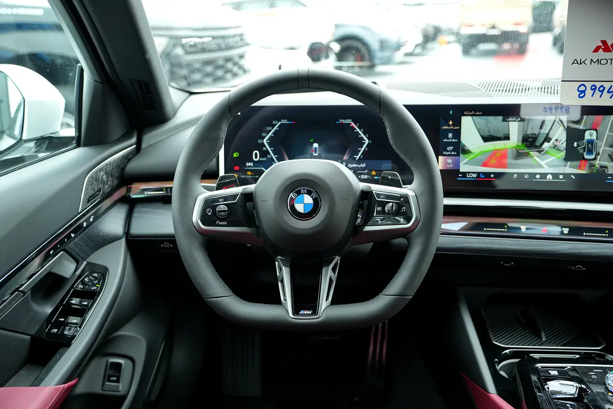 BMW 5-Series 530Li 2026 - photo 11 - Import Émirats | International Cars