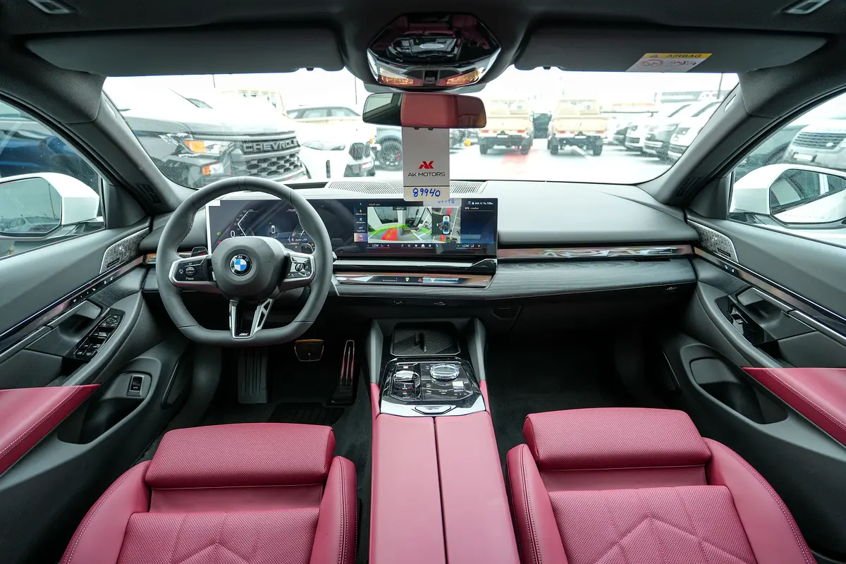 BMW 5-Series 530Li 2026 - photo 8 - Import Émirats | International Cars