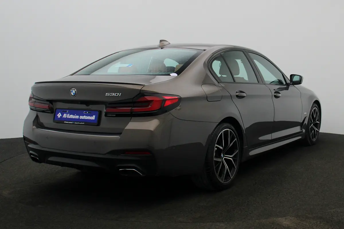 BMW 5-Series 523i 2022 - photo 2 - Import Émirats | International Cars