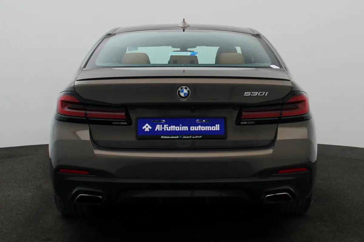 BMW 5-Series 523i 2022 - photo 4 - Import Émirats | International Cars