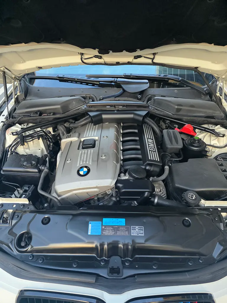 BMW 5-Series 525i 2007 - photo 10 - Import Émirats | International Cars