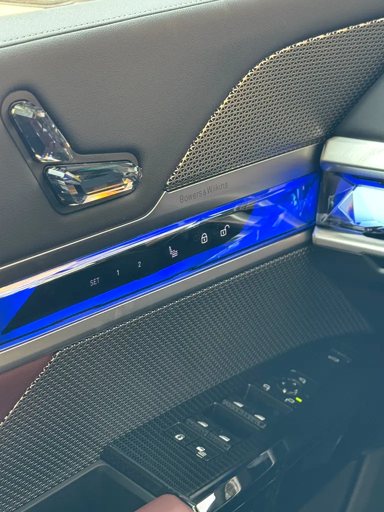 BMW 7-Series 740i M Sport 2026 - photo 11 - Import Émirats | International Cars