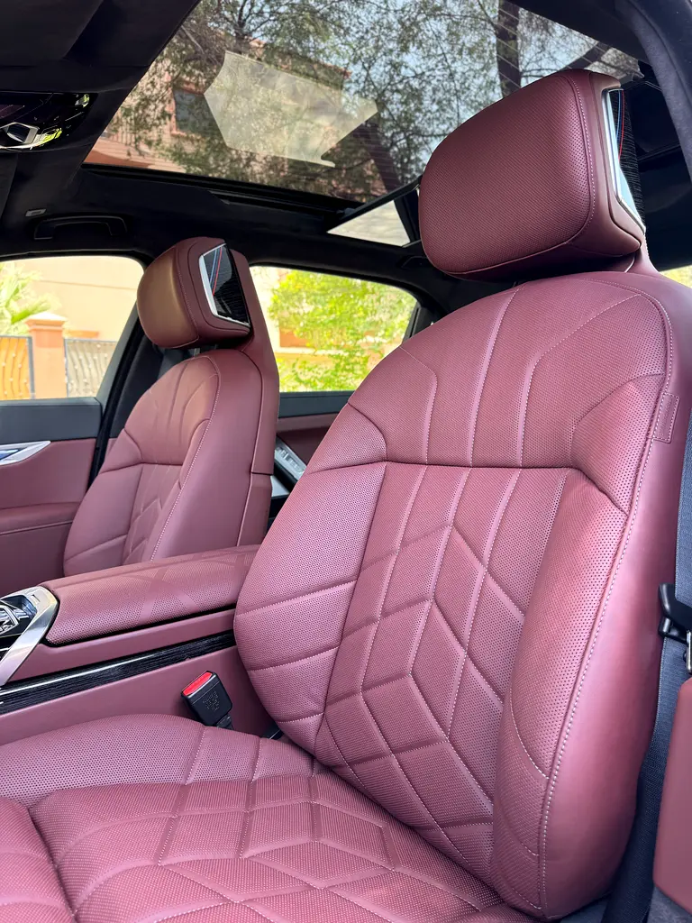 BMW 7-Series 740i M Sport 2026 - photo 12 - Import Émirats | International Cars