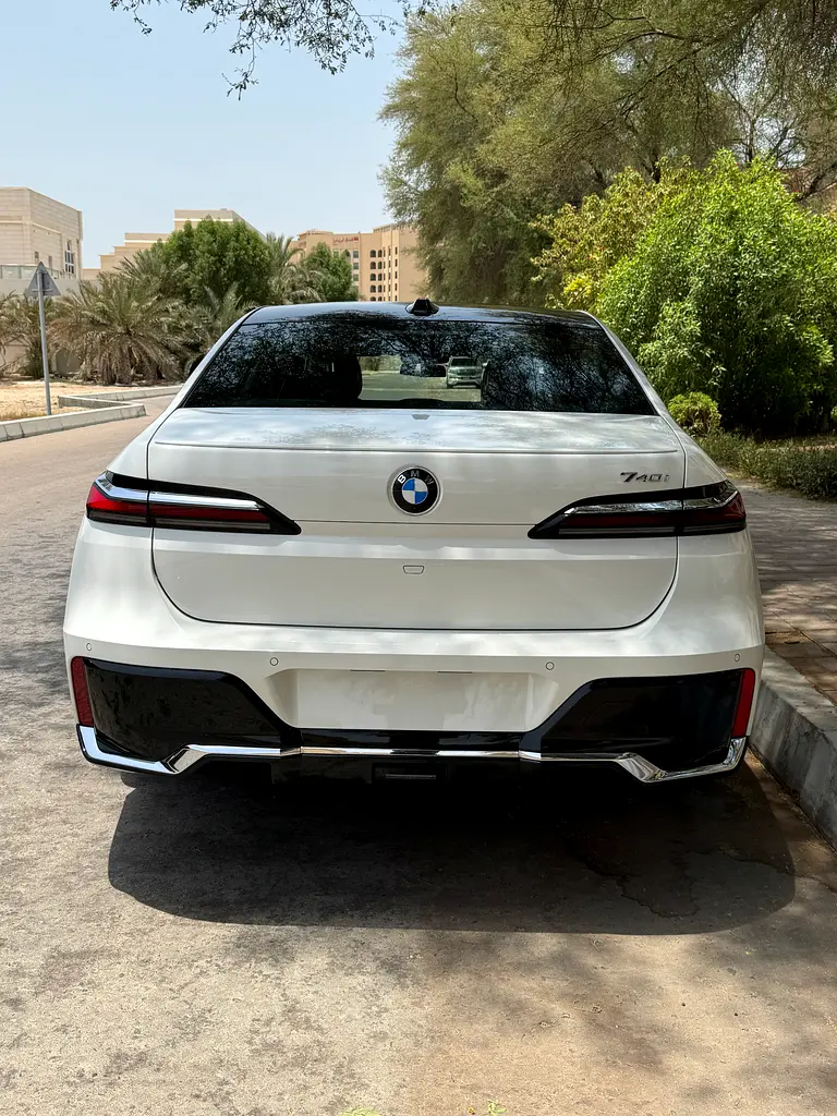 BMW 7-Series 740i M Sport 2026 - photo 5 - Import Émirats | International Cars