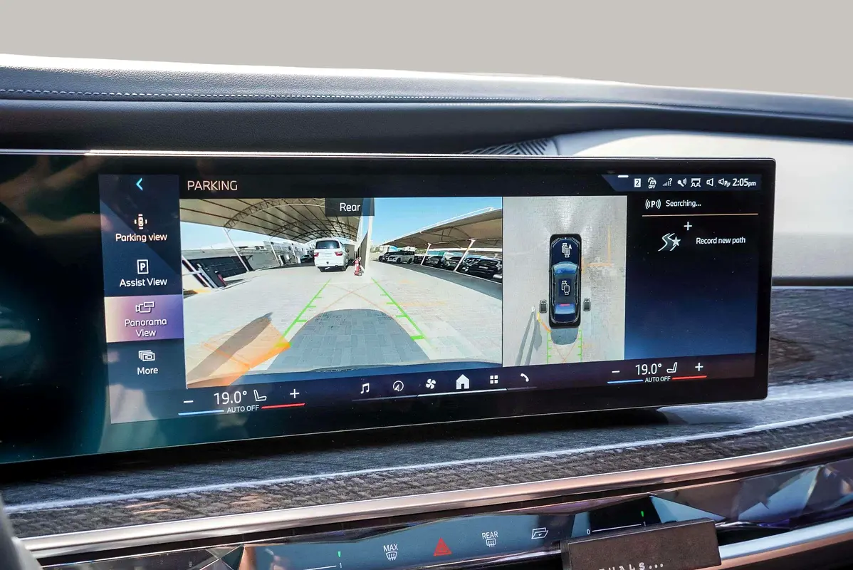 BMW 7-Series 735i 2024 - photo 12 - Import Émirats | International Cars