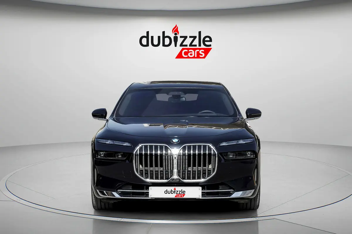 BMW 7-Series 735i 2024 - photo 2 - Import Émirats | International Cars