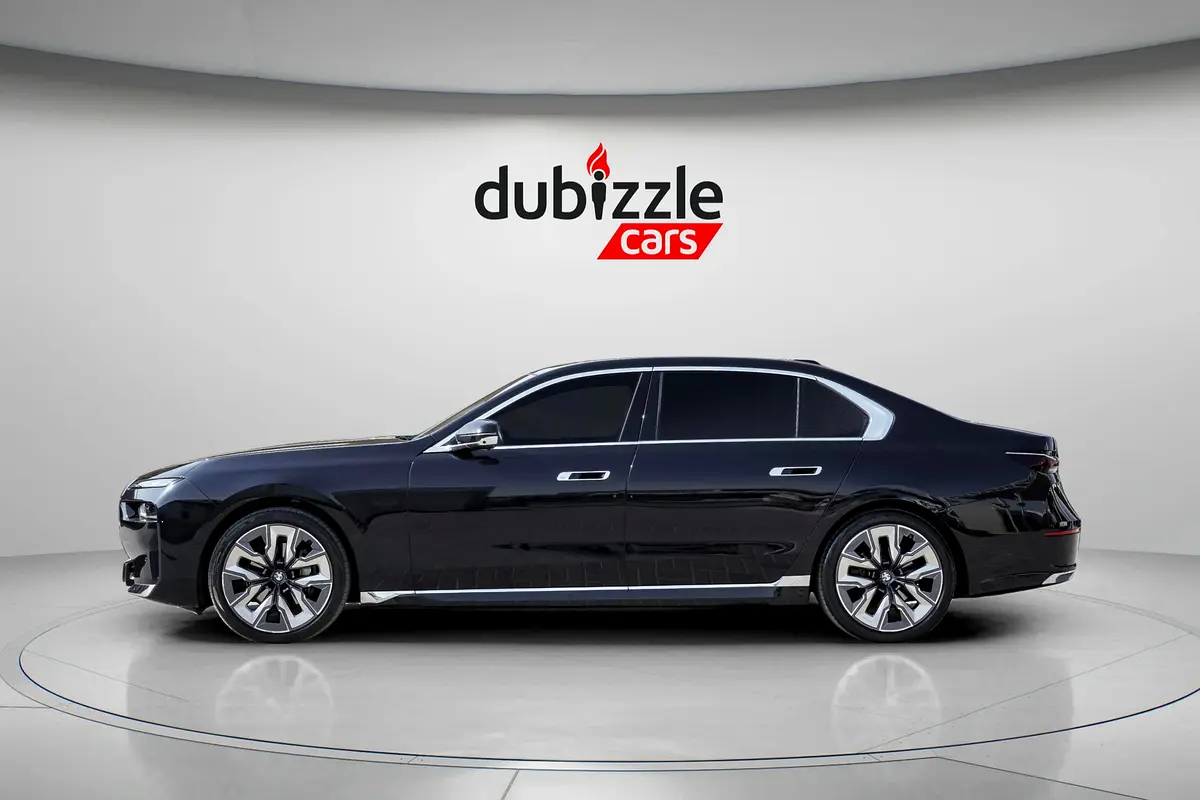 BMW 7-Series 735i 2024 - photo 5 - Import Émirats | International Cars