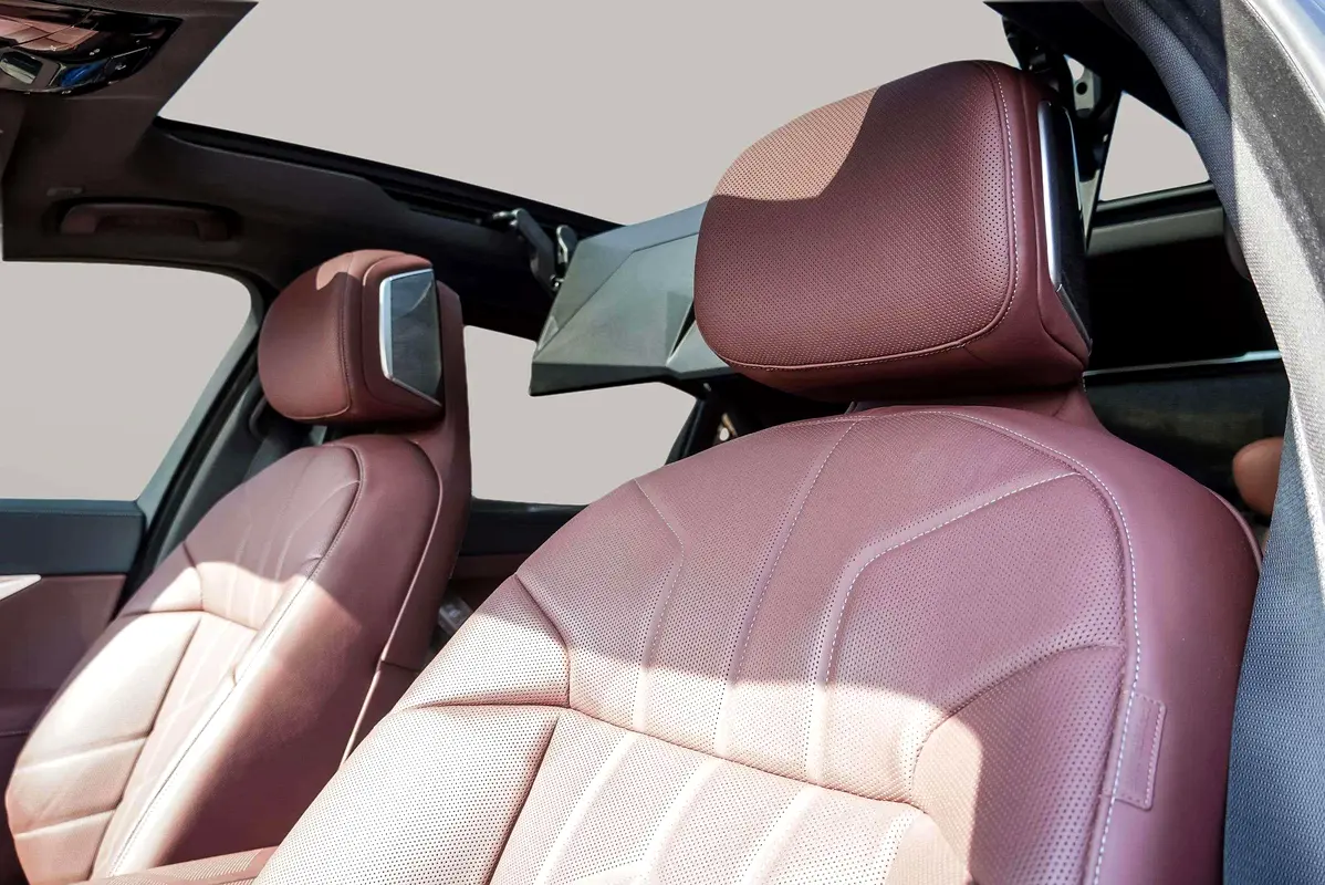 BMW 7-Series 735i 2024 - photo 9 - Import Émirats | International Cars