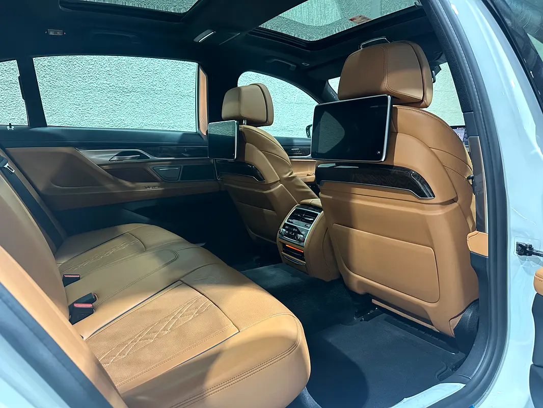 BMW 7-Series 730Li 2021 - photo 11 - Import Émirats | International Cars