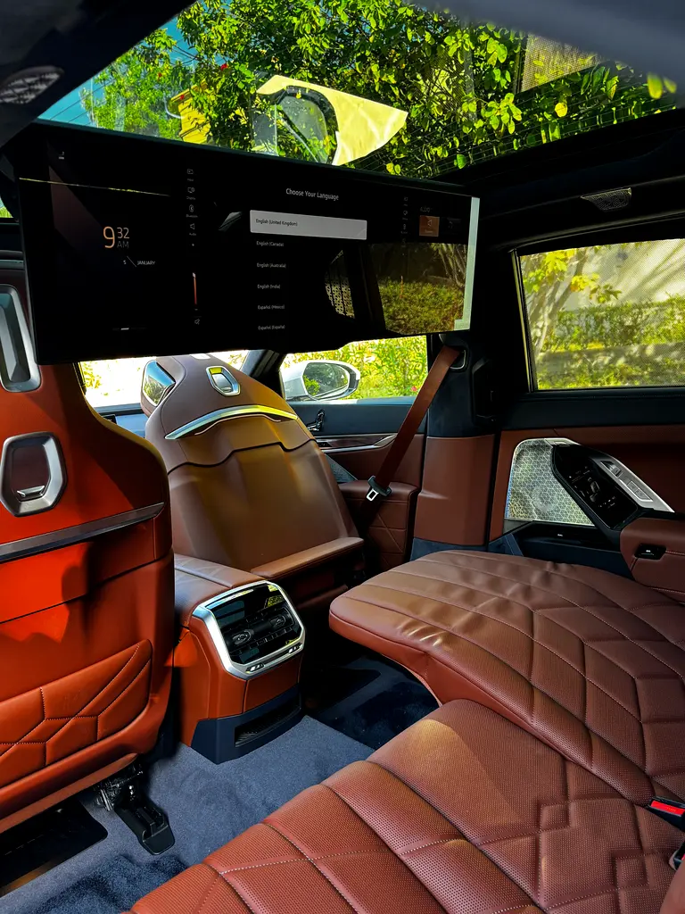 BMW 7-Series 760i 2026 - photo 10 - Import Émirats | International Cars