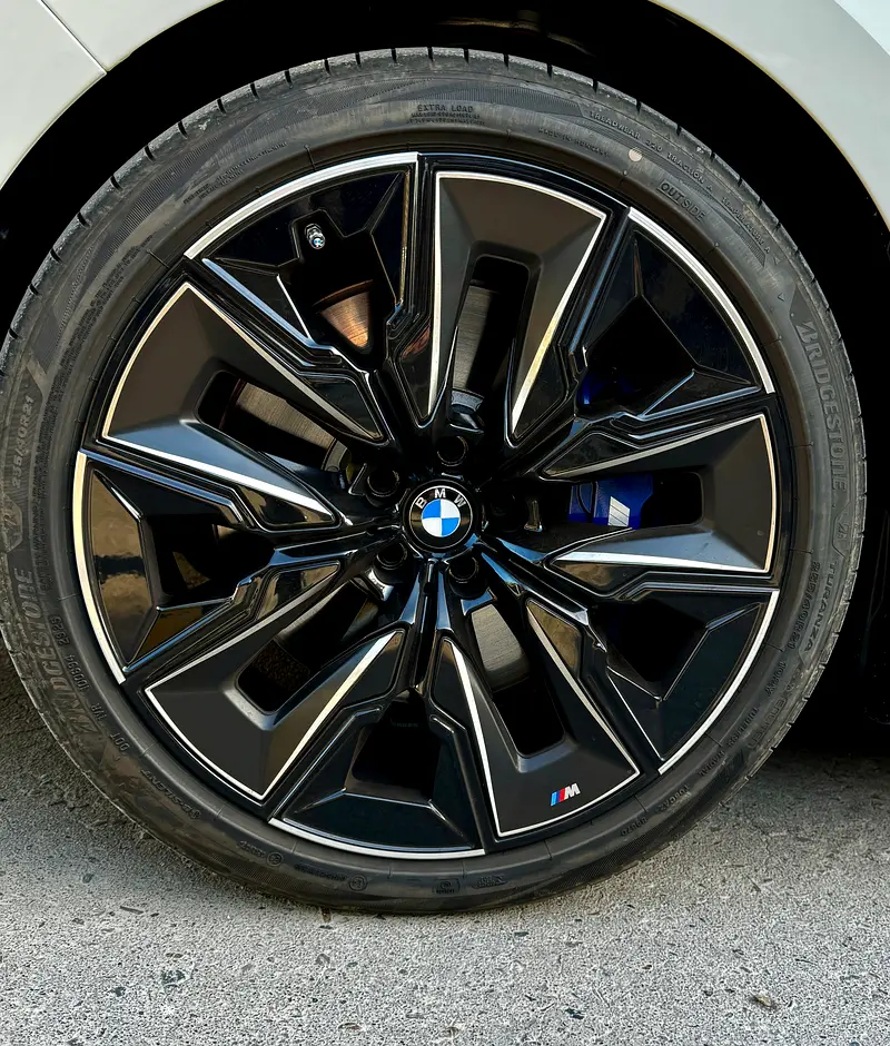 BMW 7-Series 760i 2026 - photo 3 - Import Émirats | International Cars