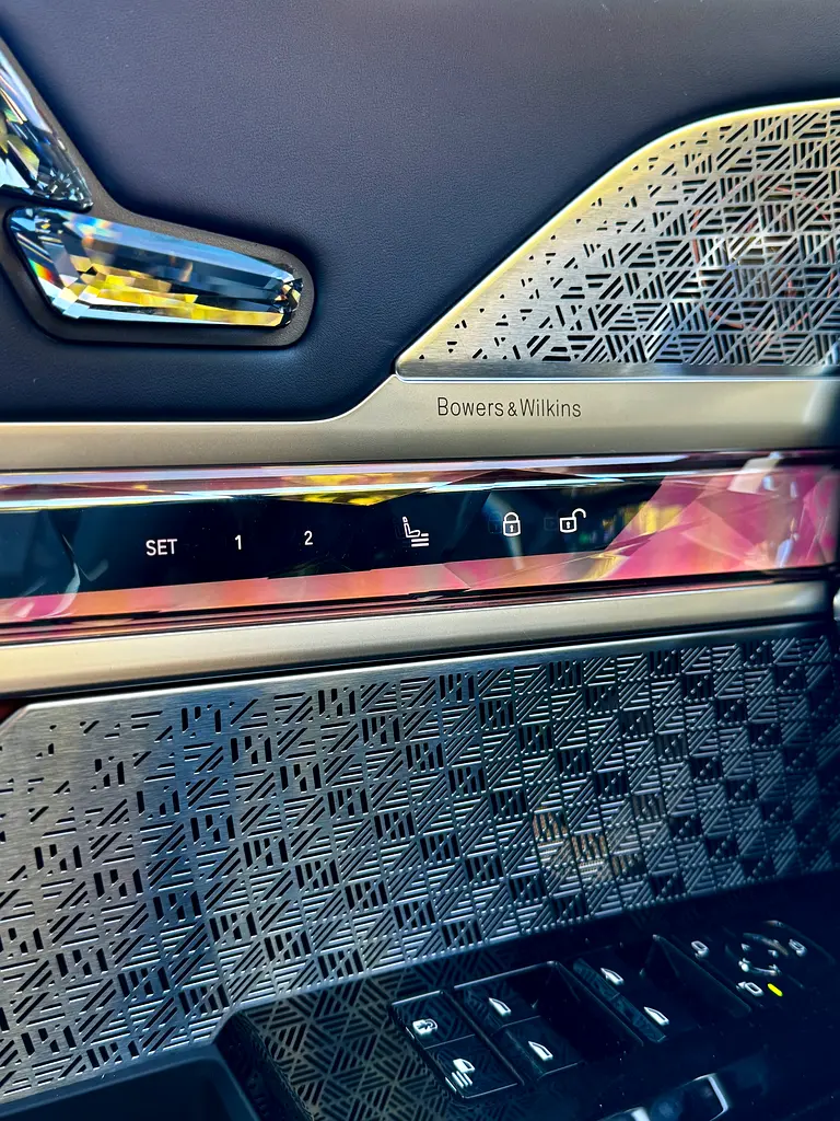 BMW 7-Series 760i 2026 - photo 8 - Import Émirats | International Cars