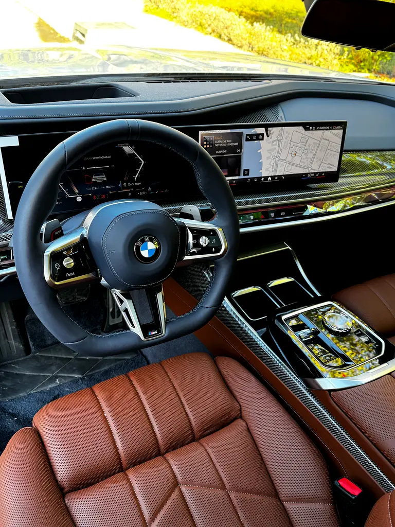 BMW 7-Series 760i 2026 - photo 9 - Import Émirats | International Cars