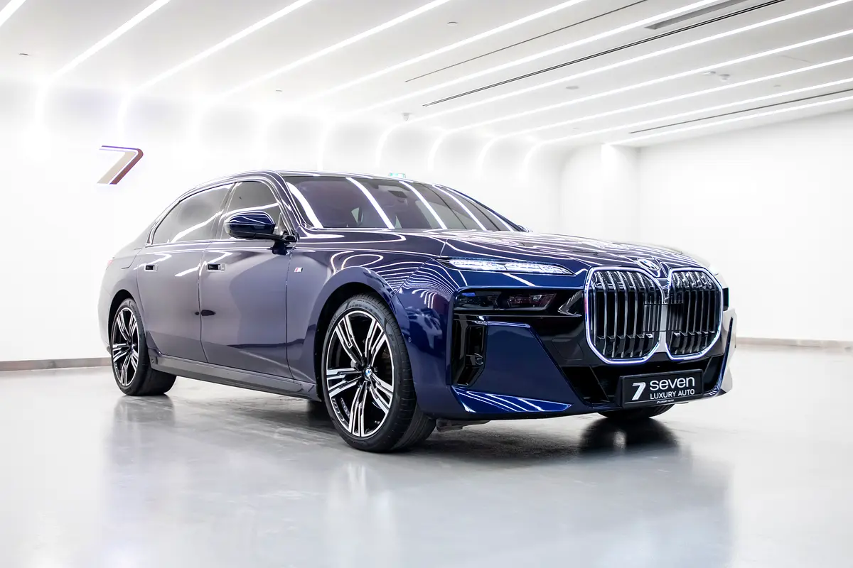 BMW 7-Series 735i 2023 - photo 2 - Import Émirats | International Cars