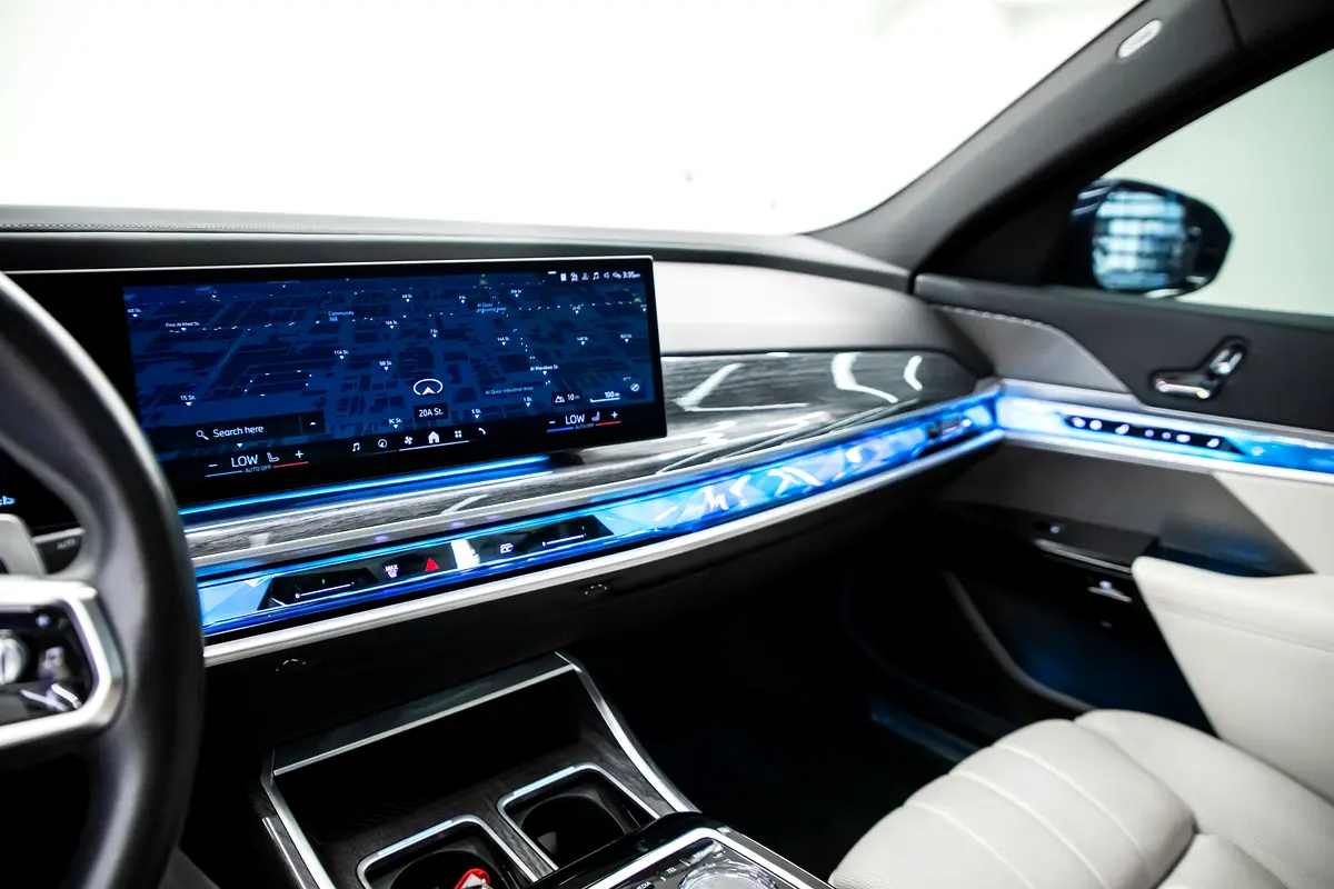 BMW 7-Series 735i 2023 - photo 9 - Import Émirats | International Cars