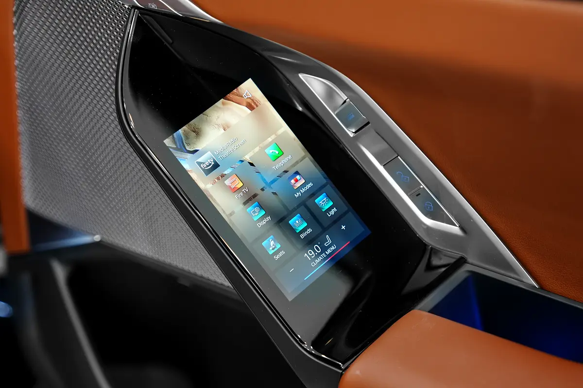 BMW 7-Series 735i 2025 - photo 12 - Import Émirats | International Cars