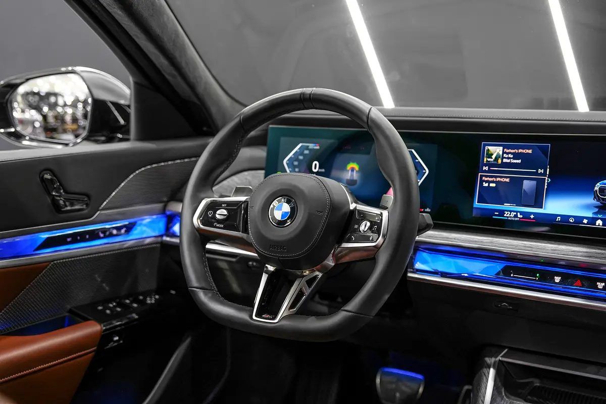 BMW 7-Series 735i 2025 - photo 3 - Import Émirats | International Cars