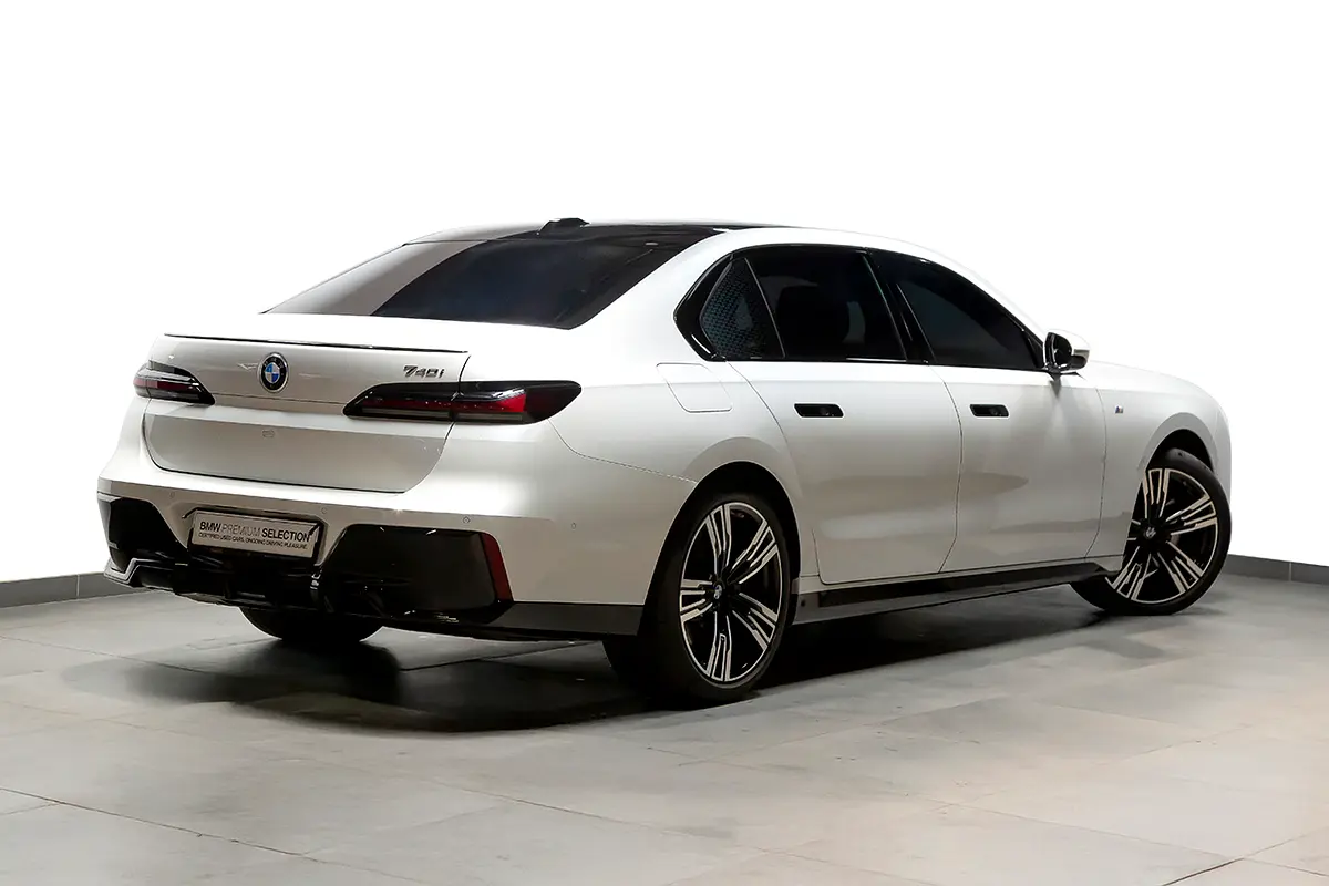 BMW 7-Series 740i M Sport 2025 - photo 3 - Import Émirats | International Cars