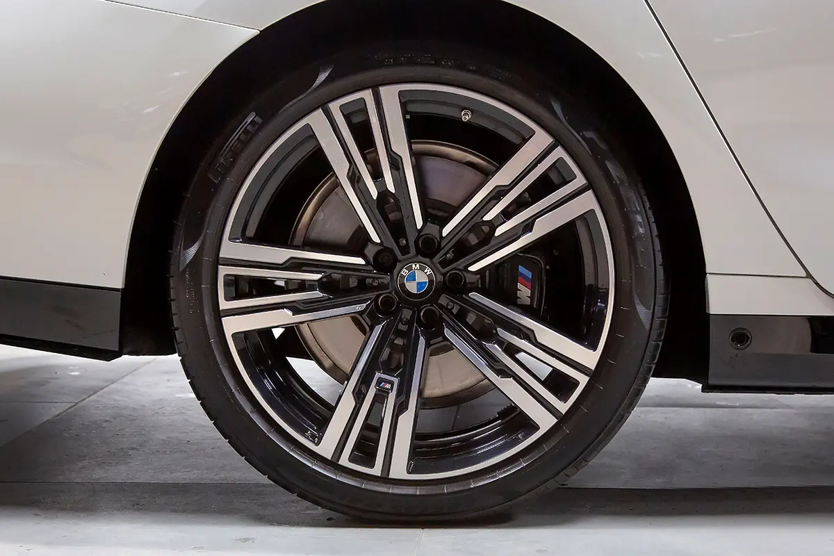 BMW 7-Series 740i M Sport 2025 - photo 7 - Import Émirats | International Cars