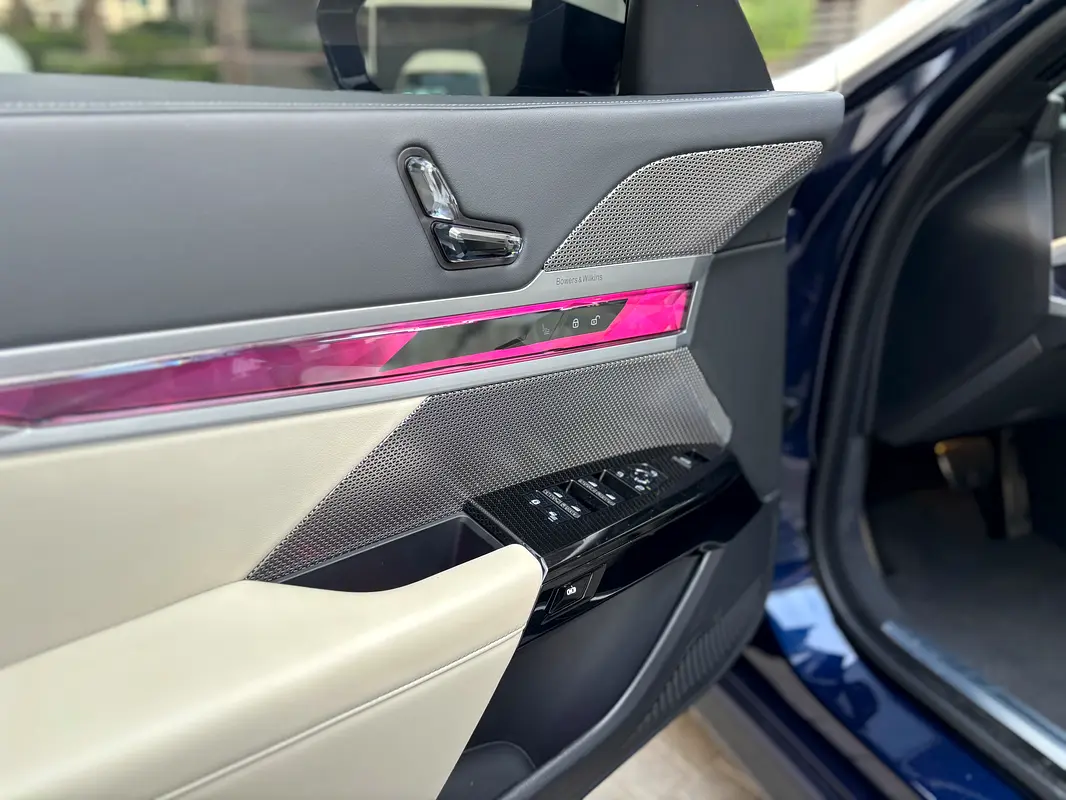 BMW 7-Series 735i 2023 - photo 11 - Import Émirats | International Cars