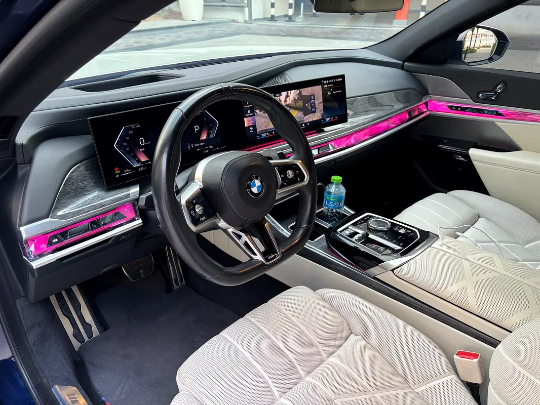 BMW 7-Series 735i 2023 - photo 7 - Import Émirats | International Cars