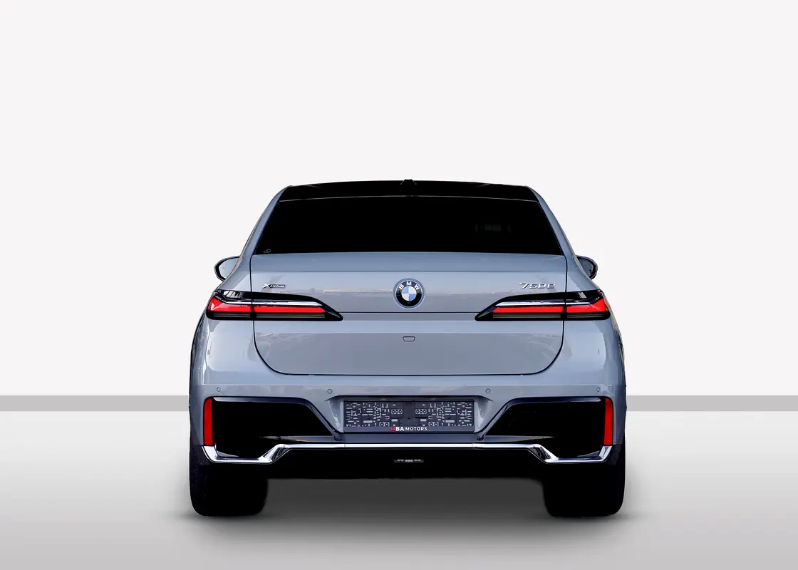 BMW 7-Series 750Li 2023 - photo 3 - Import Émirats | International Cars