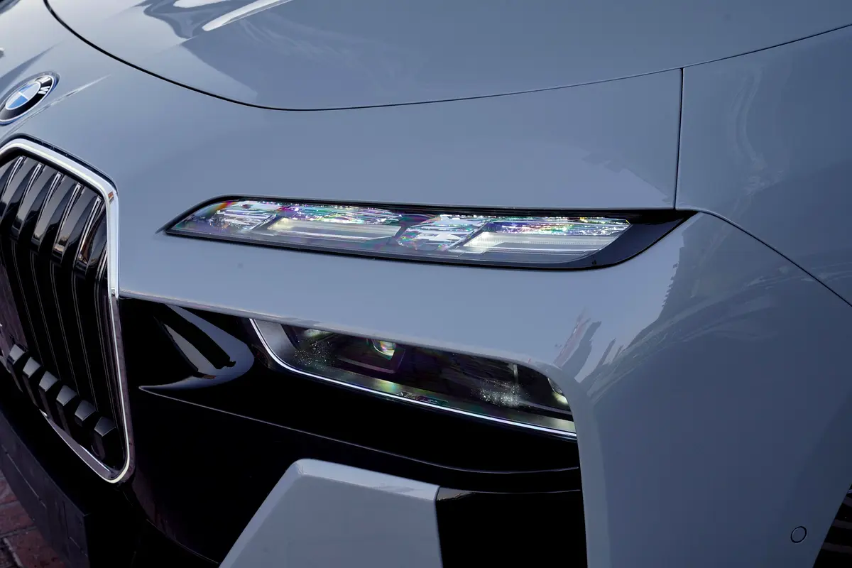 BMW 7-Series 750Li 2023 - photo 5 - Import Émirats | International Cars