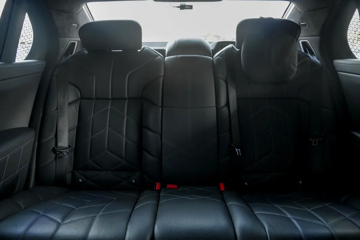 BMW 7-Series 750Li 2023 - photo 8 - Import Émirats | International Cars