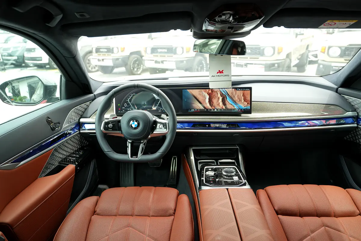 BMW 7-Series 760Li 2026 - photo 10 - Import Émirats | International Cars