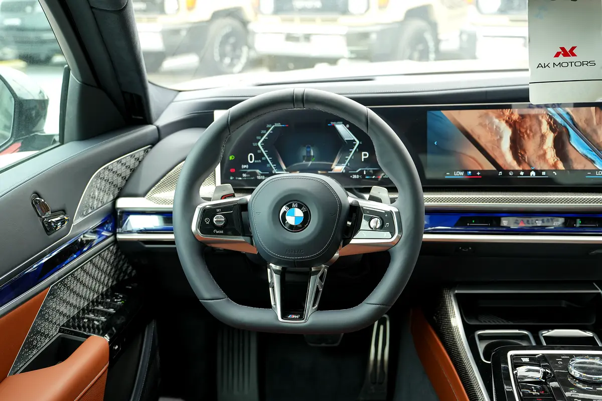 BMW 7-Series 760Li 2026 - photo 11 - Import Émirats | International Cars