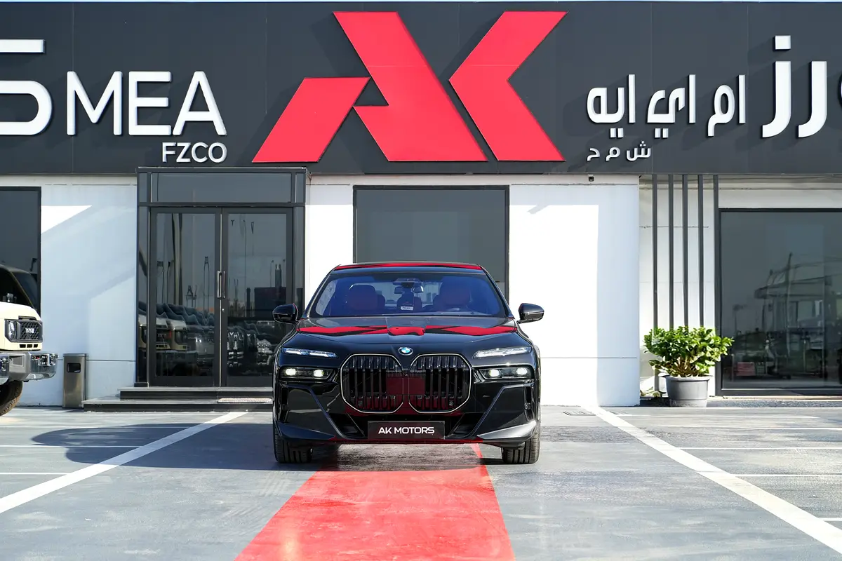 BMW 7-Series 760Li 2026 - photo 2 - Import Émirats | International Cars