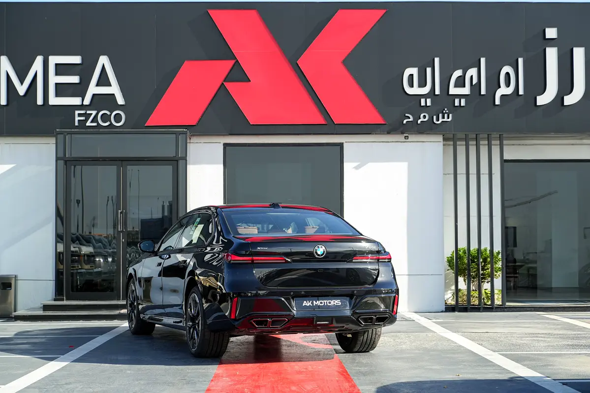 BMW 7-Series 760Li 2026 - photo 4 - Import Émirats | International Cars