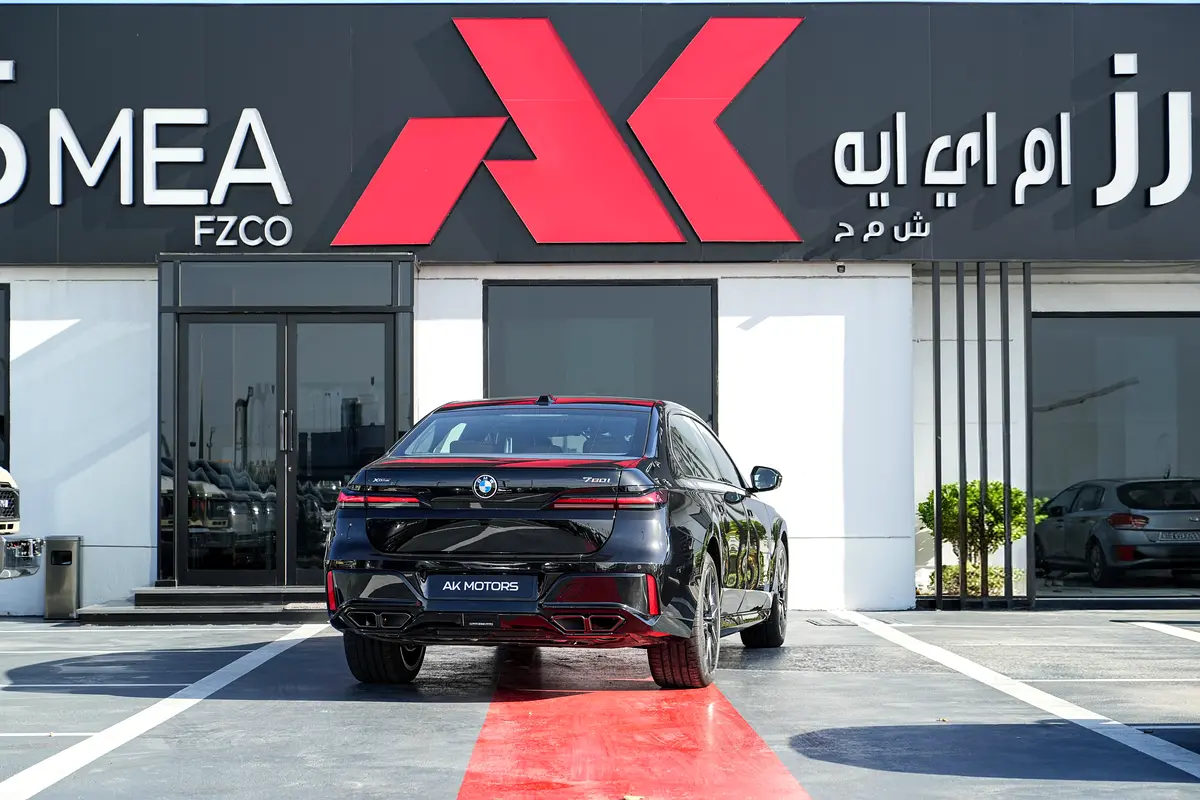 BMW 7-Series 760Li 2026 - photo 6 - Import Émirats | International Cars