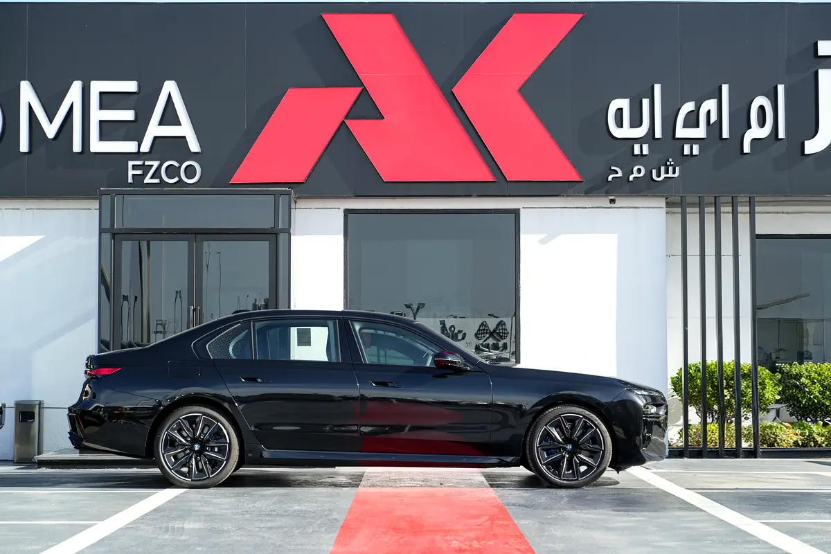 BMW 7-Series 760Li 2026 - photo 7 - Import Émirats | International Cars