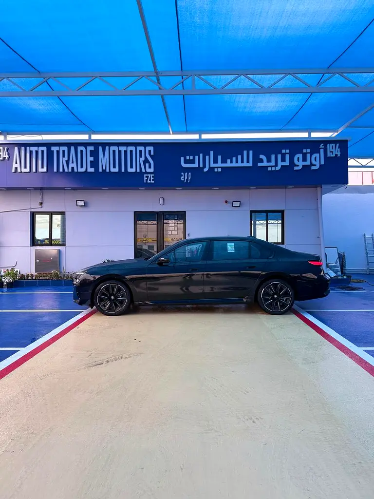 BMW 7-Series 760i 2026 - photo 3 - Import Émirats | International Cars