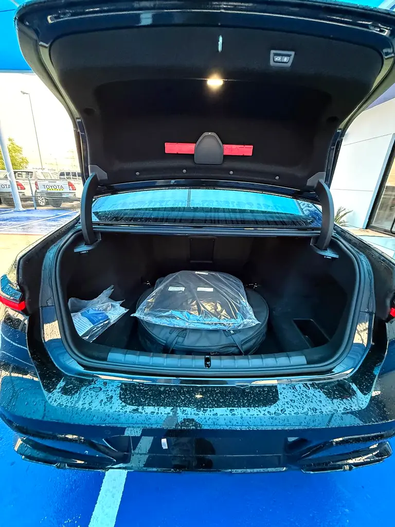 BMW 7-Series 760i 2026 - photo 5 - Import Émirats | International Cars