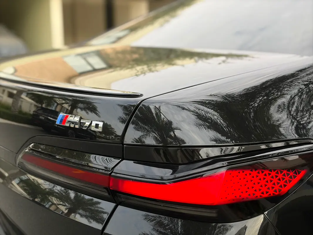 BMW 7-Series 760Li xDrive 2025 - photo 4 - Import Émirats | International Cars