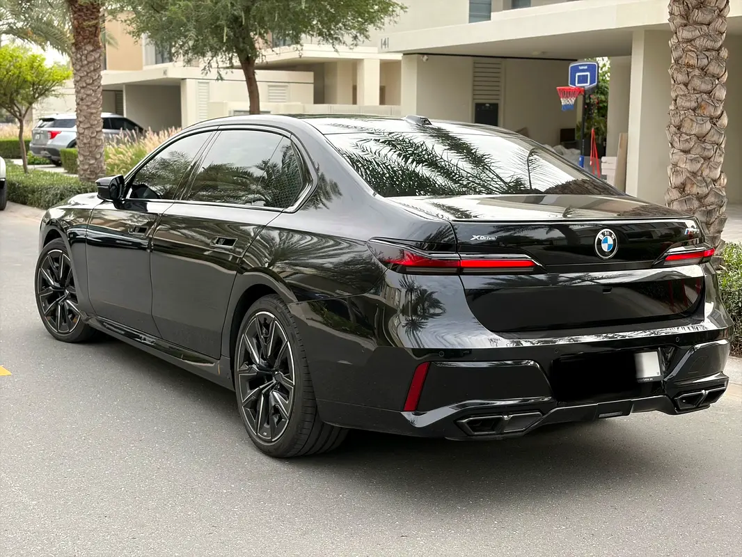BMW 7-Series 760Li xDrive 2025 - photo 8 - Import Émirats | International Cars