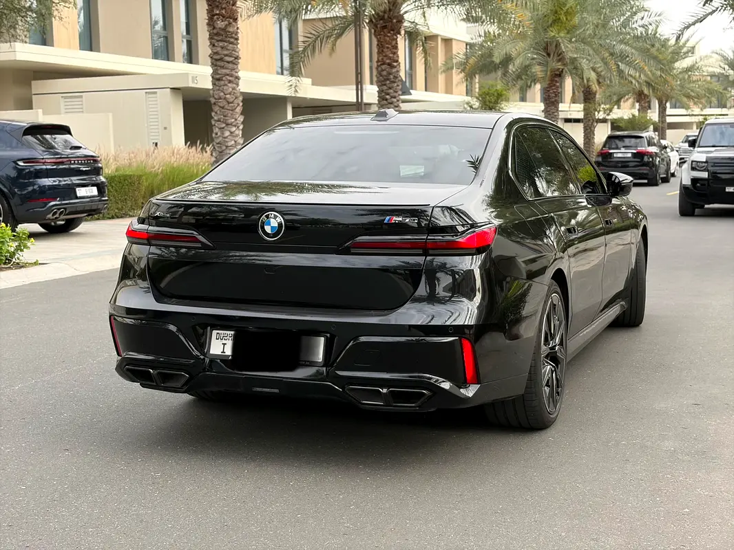 BMW 7-Series 760Li xDrive 2025 - photo 9 - Import Émirats | International Cars