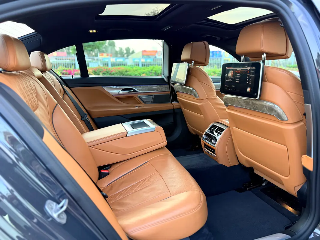 BMW 7-Series 730Li 2021 - photo 10 - Import Émirats | International Cars