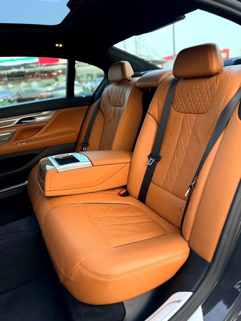 BMW 7-Series 730Li 2021 - photo 11 - Import Émirats | International Cars